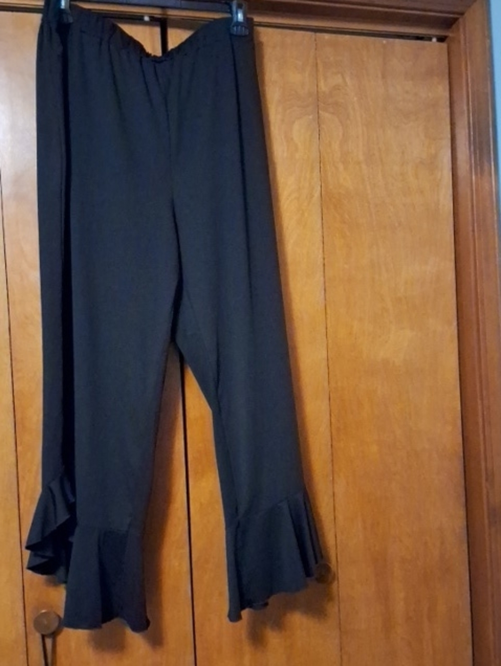 Black Wide-Leg Ruffle-Hem Women's Pants